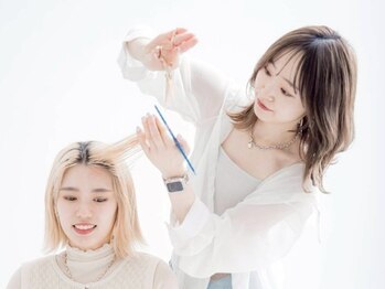 エルメ なんばマルイ(HELME)の写真/【なんばマルイ】女性TOPStylistが魅せる!!生えグセ・髪質まで変化する『魔法のハサミ』を体感♪