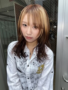 ノラ シブヤ(NORA) シャギーレイヤーデザインカラーウルフカットハッシュカット