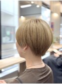 ハイライトベージュ×大人マッシュショート