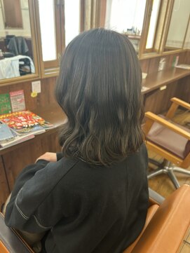 《TOPHAIR 中庄店/きゃん》シルバーアッシュ