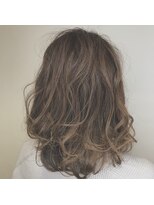 アヴァンス アリオ鳳店(AVANCE)&nbsp;柔らか質感が映えるブラウンベージュミディアム