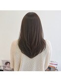 女性らしいロングストレートスタイル