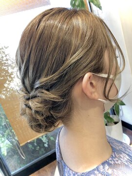 ネバーランド 平成店(NEVER LAND) 綺麗目シニヨン