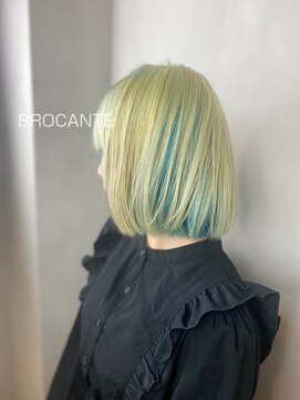 ラトリエ ブロカント 立川北口店(L'atelier BROCANTE) ケアブリーチ ハイトーンカラー ボブ 水色 インナーカラー