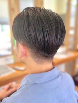 ポルム パプリカ(polum paprika) メンズナチュラル黒髪暗紙カットバーバースタイル刈り上げ清潔感