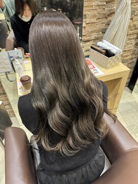 グレースバイハピネス(grace by happiness) 髪質改善 巻ける縮毛矯正 オリーブベージュ 韓国レイヤー 顔周り