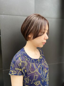 エム(eM) ハイライト艶ボブ