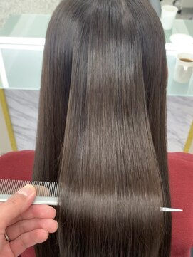 ラ ミュウ バイ ディーアンドティー(LA MIU by D&T) アイロン要らずのストレートヘア