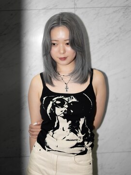 ベイリコルド(Bei Licoldo.) 「シルバーグレー×レイヤーボブ」