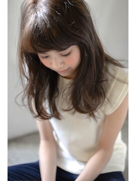 コカブ 本山(KOCHAB) グレーベージュとニュアンスカールの質感