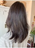 カットのみでも動きが出るセミロングレイヤー