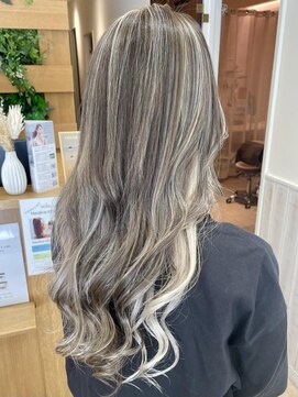 ネオリーブソラ 相模大野店(Neolive sola) 白髪ぼかしハイライト/プリカール