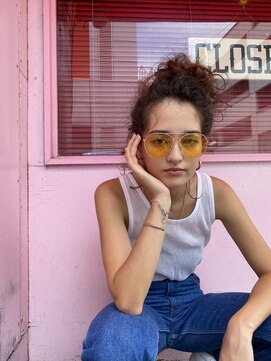 アデ オモテサンドウ(ade omotesando) ニュアンスパーマでラフにオシャレに