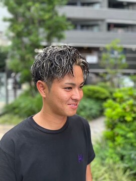 キングスマントーキョー 府中店(KINGSMAN TOKYO) メッシュカラー