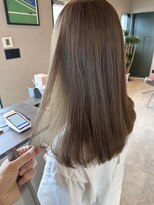 イェル(ELL.) 柔らかな質感ワンレングスロング×サンドベージュ