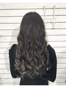 ビーヘアサロン(Beee hair salon) グラデーション×グレーアッシュ