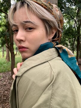 ヨロヘアー(YOLO hair) ショート/ブリーチ/ハイトーン/ミルクティーベージュ