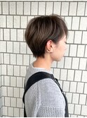 ピアスが映える大人ショート