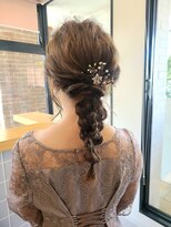 カロンシェリー(CARON cherie)&nbsp;ヘアアレンジ　編みおろしスタイル