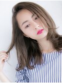クールに決まるミディアムヘア