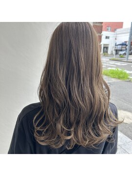 アヴァンス ジェイアール和歌山店(AVANCE.) フォギーベージュ