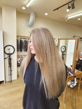 ミラシィ 成田(Mirashy) ハイライトカラーミルクティーベージュレイヤーカット