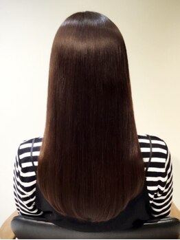 ロビンソン(HAIR ROBINSON)の写真/【雨の日でも広がらない】髪質改善トリートメントで髪のうねりやクセを改善◎髪のお悩みを解決に導きます♪