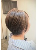襟足すっきり、大人ショートスタイル