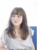 大人フェミニンなナチュラルロング