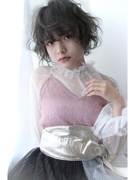 ヘアーアンドメイク ファット(Hair&Make PHAT) グレージュショートボブゆるまき20代30代