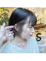 ショートオンリーサロントス(short only salon TOSS)&nbsp;ブリーチ有インナーカラーベージュショートボブ