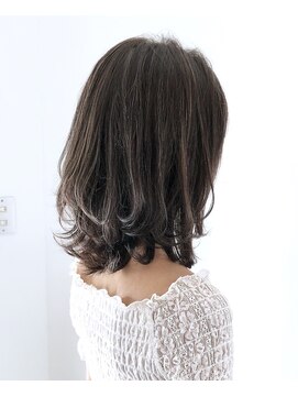 ティータ(teeta) カーキベージュ