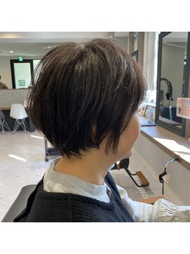 ピアーネ(PIANE) 30代からのメリハリの効いたボリューム感ある大人ショート☆