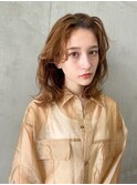 ベージュ