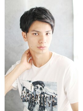 シュシュット(chouchoute) ツイストスパイラルコンマヘアスキンフェードセンターパート/025