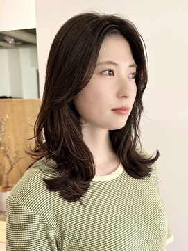 トエン(toen) 大人上品な外ハネミディアムレイヤー