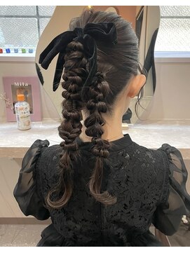 ミラ(Mila) 大人気高めポニー♪ツインアレンジ♪