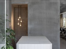 サロン内の色味はもちろん、素材や質感にもこだわってます♪［COLT 上大岡/上大岡駅]