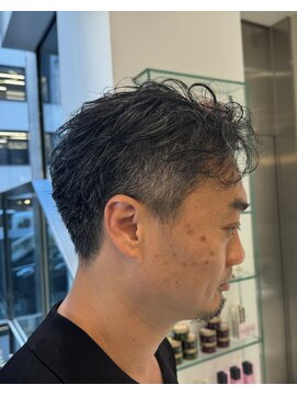 エアー 銀座タワー(AIR) くせ毛を生かしたパーマ風スタイル/メンズカット