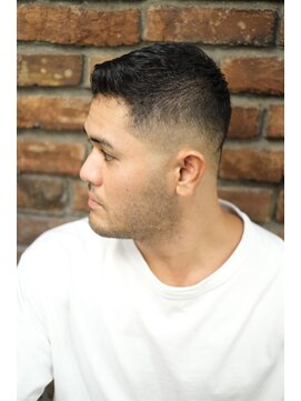 ブロートーキョーバーバーショップ 神田店(Bro Tokyo BARBERSHOP) 【神田】メンズbarberフェードビジネススタイル