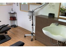 大人髪とく湯 本店の雰囲気（個室のような小さなスペースです。気兼ねなく施術いただけます。）