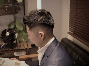 ハンス(Hans)の写真/【お仕事帰りにも◎】カット最終受付21時！ビジネスシーンもプライベートも好印象のヘアスタイルをご提案