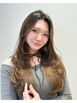 ラクシア(LucxiA)&nbsp;レイヤーカット/顔周りカット/センターパート/韓国ヘア/前髪