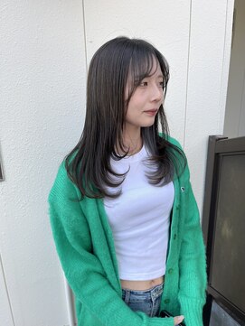 メロウ(mellow) レイヤーカット×インナーカラー×ホワイトシルバー