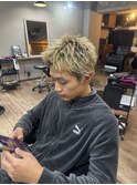 おしゃれ金髪スパイキーショート10代20代