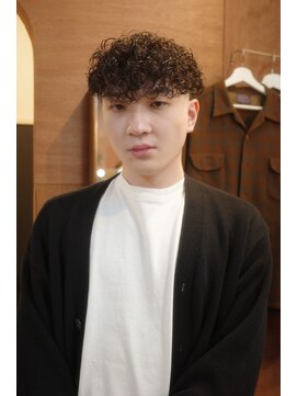 エディ(Edy) メンズスペインカールマッシュ刈り上げケアパーマ眉毛カット岡山