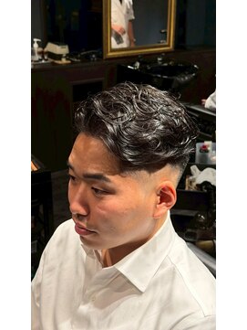 キングスマントーキョー 多摩センター2nd(KINGSMAN TOKYO) リバースセンターパート/ニュアンスパーマ/ダウンバング