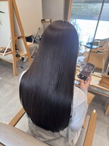 ブローチェラウカ(Broche lauka) 思わず触れたくなる、ツヤ髪カラー