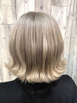 トムキャット(TOM CAT) 【新宿TOMCAT  】秋冬ブリーチカラーベージュ