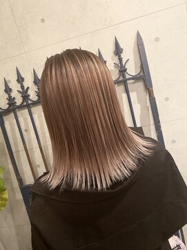 ブルー ド ロワ(BLEU de ROI) ハイトーン外ハネボブ